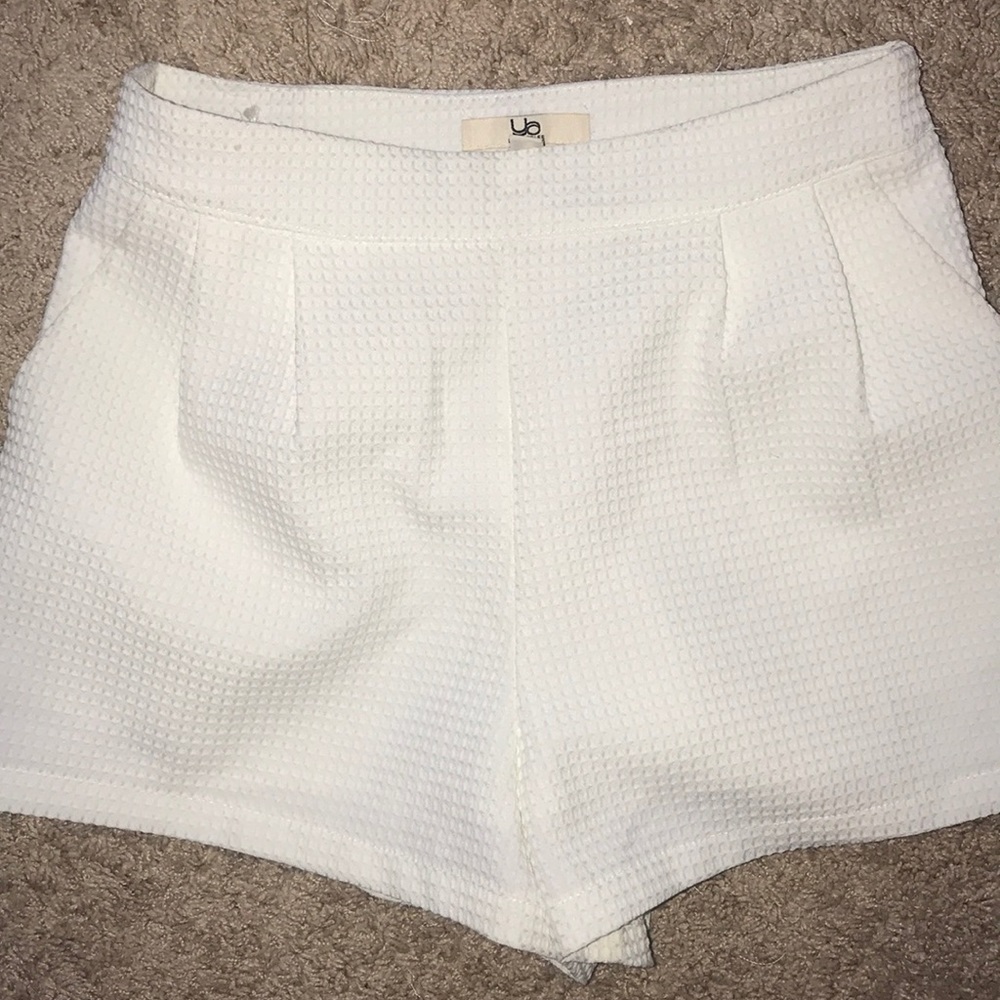 ⭐️WHITE HIGH WAISTED NICE SHORTS⭐️